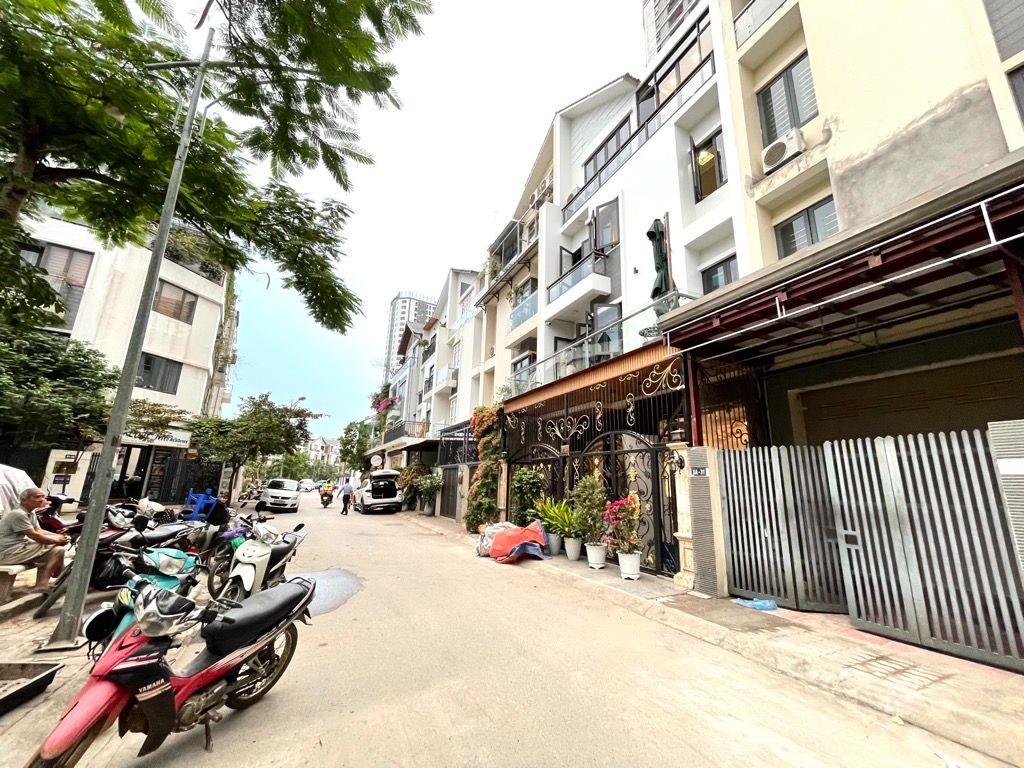 Bán liền kề FLC Garden City Đại Mỗ, 98m2, 5 tầng, view vườn hoa, giá nhỉnh 21.5 tỷ