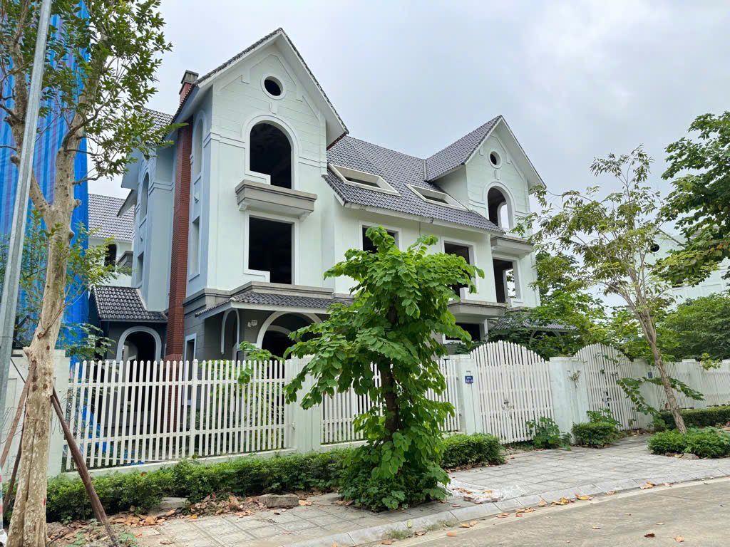 Hiếm! Bán BT hoa hậu 240m2 khu B Geleximco, view vườn hoa, giá đầu tư nhỉnh 33 tỷ