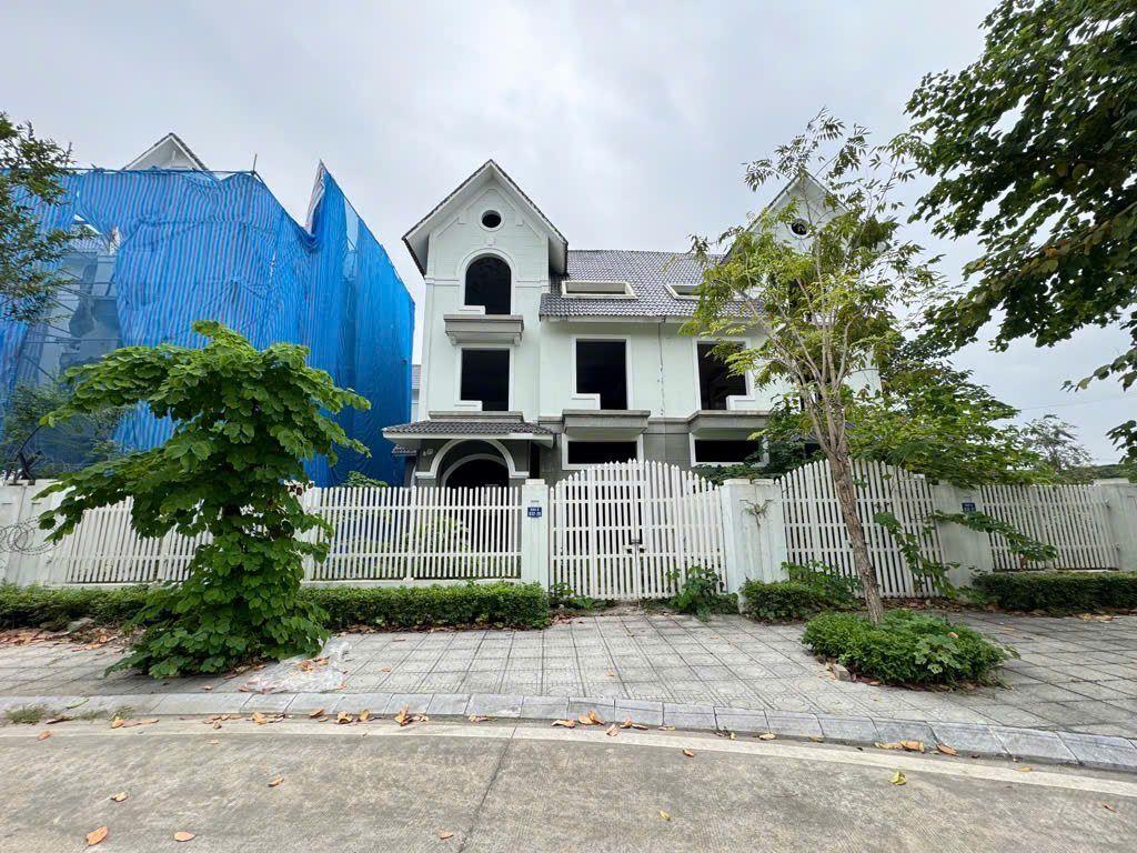 Hiếm! Bán BT hoa hậu 240m2 khu B Geleximco, view vườn hoa, giá đầu tư nhỉnh 33 tỷ