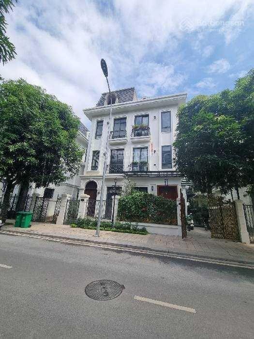 Bán liền kề Vinhomes Green Bay,DT 93.5m2 giá chỉ 42 tỷ