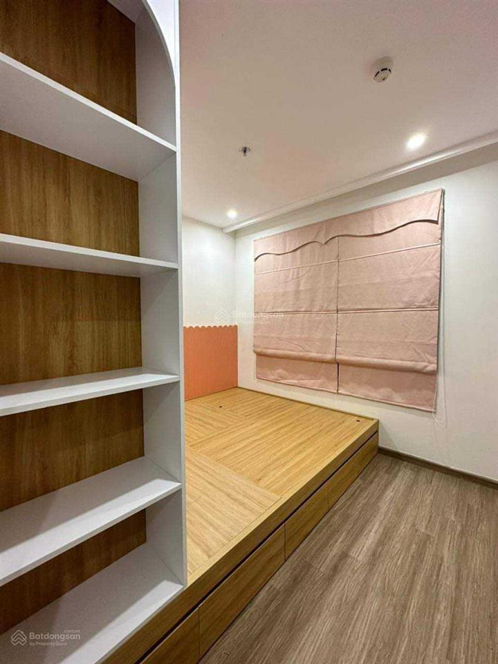 Bán căn góc 2pn+1, 64m2 thiết kế được 3pn giá 4,960tỷ bao phí vin smart city full đồ có hỗ trợ vay