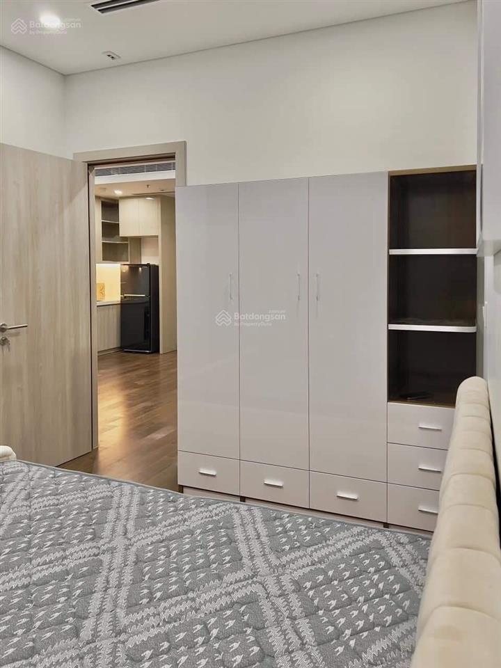 Bán nhanh căn 1pn+1, dt 42m2 khu cao cấp masteri  giá 3,370 tỷ bao phí  2 hầm xe  full nội thất