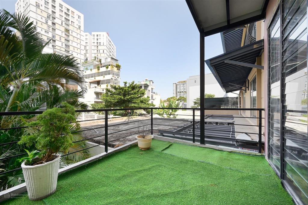 Căn hộ cao cấp tách bếp toạ lạc tại thảo điền  gần cầu sài gòn ban công cực rộng thoáng mát