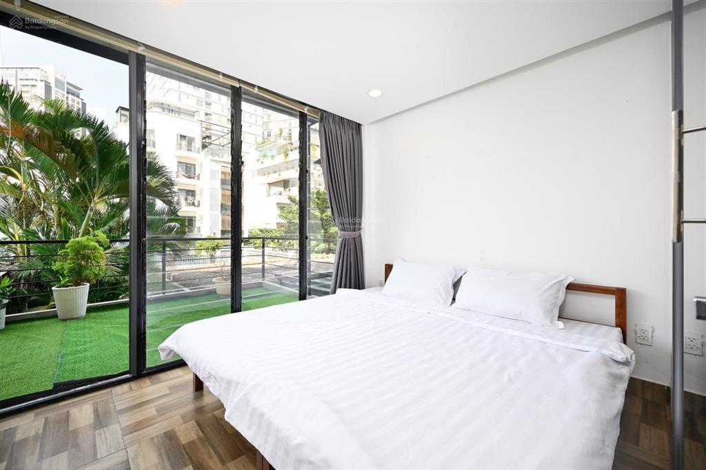 Căn hộ cao cấp tách bếp toạ lạc tại thảo điền  gần cầu sài gòn ban công cực rộng thoáng mát