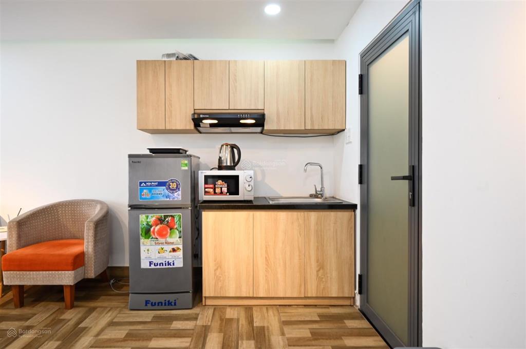 Căn hộ cao cấp tách bếp toạ lạc tại thảo điền  gần cầu sài gòn ban công cực rộng thoáng mát