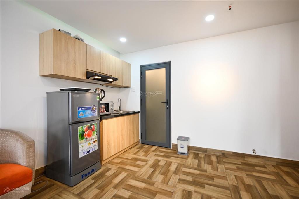 Căn hộ cao cấp tách bếp toạ lạc tại thảo điền  gần cầu sài gòn ban công cực rộng thoáng mát