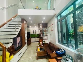 Nhà đẹp full nội thất nằm giữa 2 khu đô thị đẳng cấp tttp biển nha trang