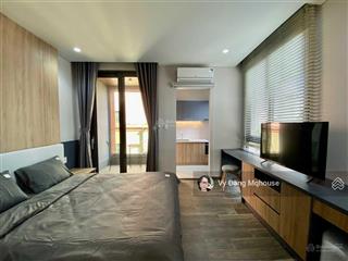 Cho thuê căn hộ 1 phòng ngủ  balcony thoáng  full nội thất cao cấp  toà nhà lớn trung tâm q3