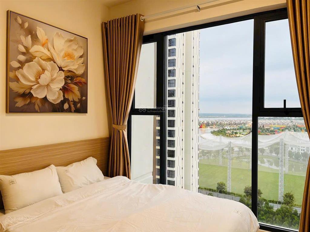 Bán nhanh 3pn  mcp nội thất cơ bản  cạnh vincom tầng trung tháp d chỉ 7,93 tỷ có nội thất, all in