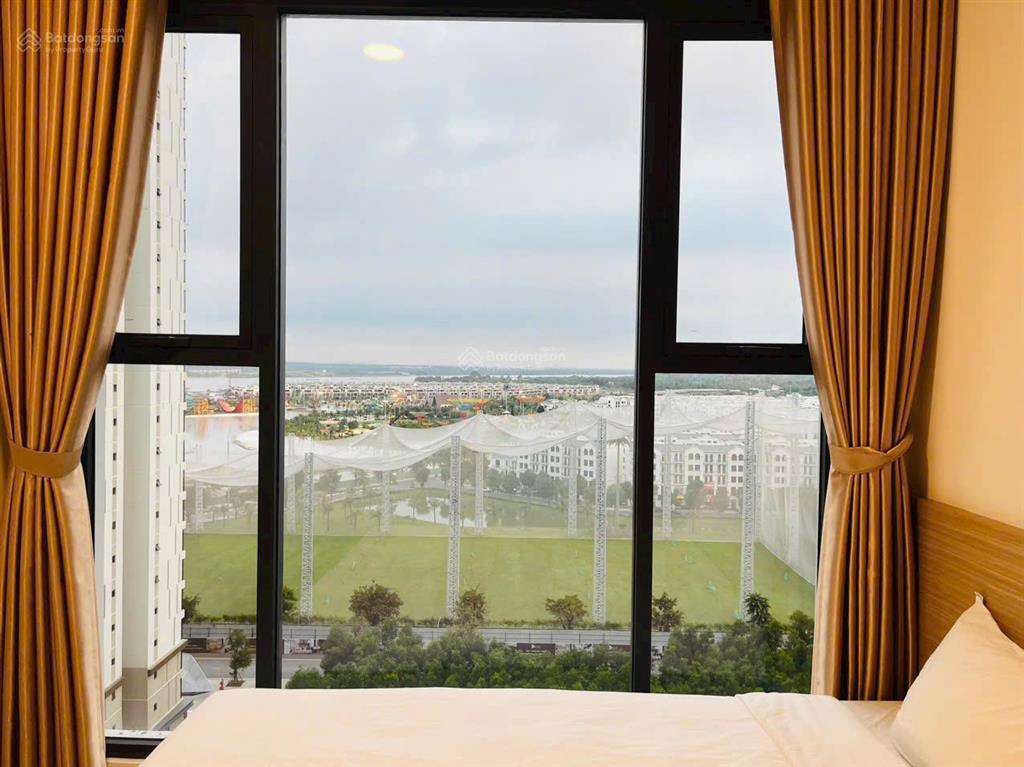 Bán nhanh 3pn  mcp nội thất cơ bản  cạnh vincom tầng trung tháp d chỉ 7,93 tỷ có nội thất, all in