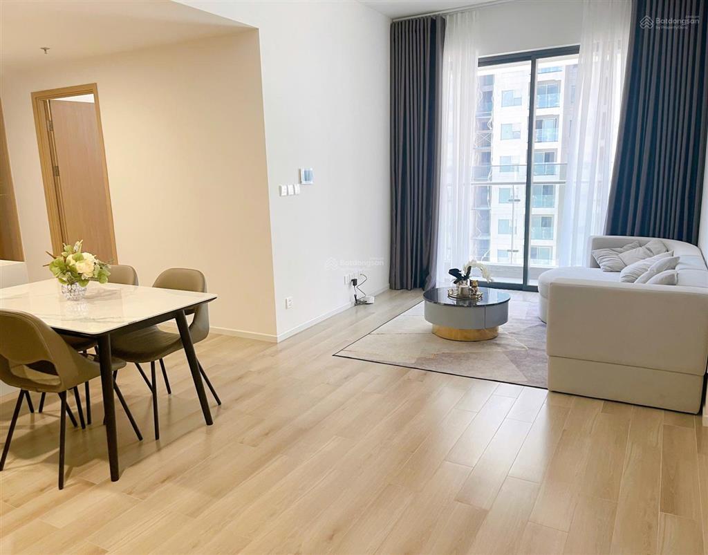 Bán nhanh 3pn  mcp nội thất cơ bản  cạnh vincom tầng trung tháp d chỉ 7,93 tỷ có nội thất, all in