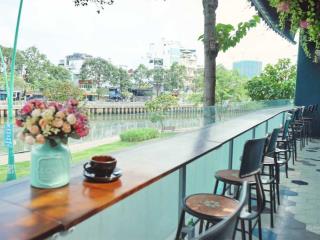 Bán nhà mặt tiền trường sa giáp q1  ngang bề thế 7m  khu vip sầm uất thích hợp nhà hàng, coffee