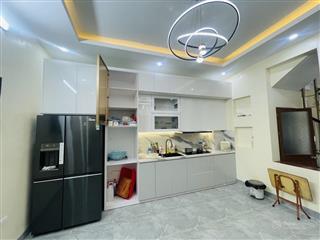 Cần bán nhanh nhà ngọc thụy, long biên. 43m2 5 tầng, ô tô đỗ cửa, 5,7 tỷ