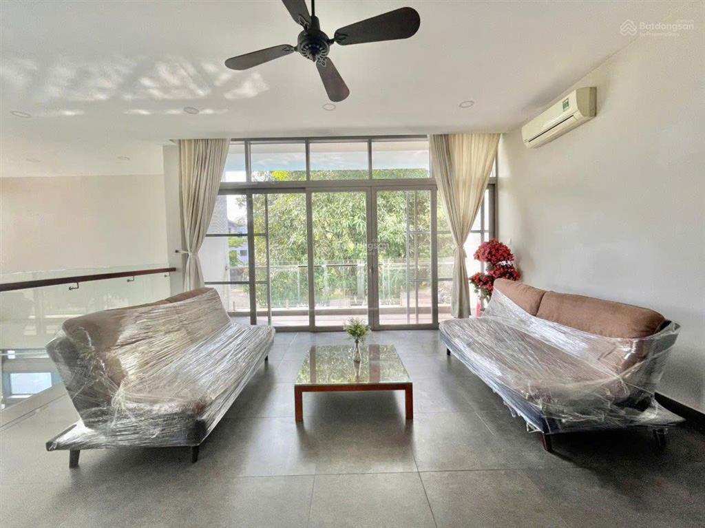 Bán biệt thự mặt sông khu compound riviera cove quận 9