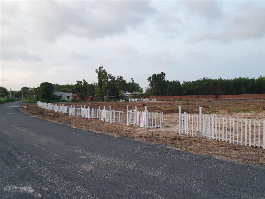 Bán lỗ 580.7m2 thổ cư 100m2. mặt tiền đường nhựa 8m. đối diện sân bay hồ tràm, cách biển lộc an 3km