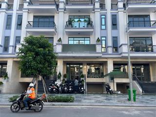 Cho thuê shophouse hầm + 4 tầng, full nội thất, thang máy. 60tr/ tháng