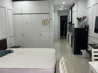 Chính chủ cho thuê căn hộ 45m2 full đồ studio có ban công phố hoàng như tiếp giá 6 tr/th 0916 393 ***