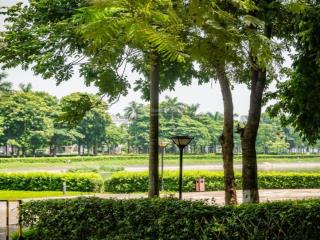 Cho thuê biệt thự mặt hồ tây hồ tây  nội thất cao cấp, sân vườn, đẳng cấp thượng lưu