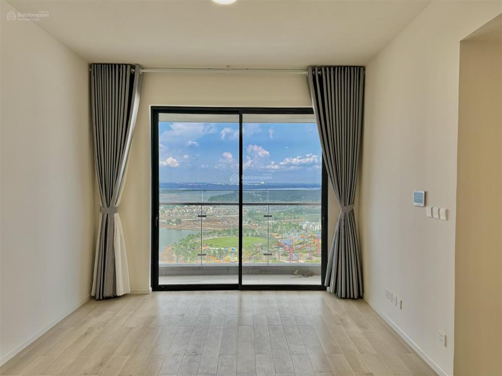 Cho thuê 3pn view công viên 36ha gần xe bus, vincom, giá chỉ 16tr/tháng masteri vinhomes quận 9