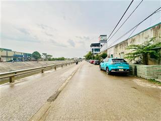 Bán trục chính kinh doanh, view hồ hồ điều hoà, đường trước 02 oto tránh, tại xóm 4 hải bối