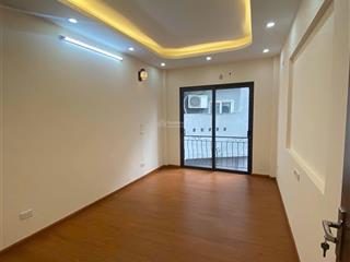 Chính chủ bán nhà 30m2x 5tầng. ô tô đỗ cách nhà 10m. chỉ 30m ra đường thạch bàn ô tô tránh 4.85tỷ