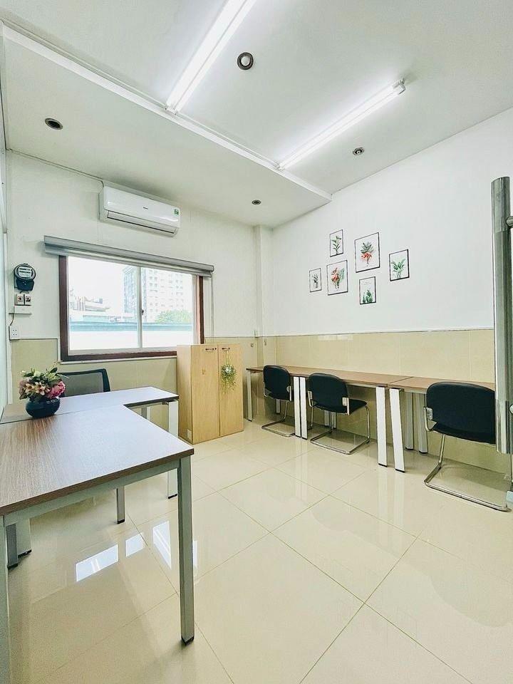 Văn phòng quận 1 setup đầy đủ nội thất, có ưu đãi lớn khi  0931 412 *** mr long