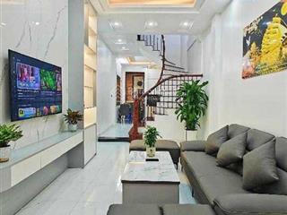 Nguyễn hoàng 40m2, 5 tầng, mặt tiền 3,6m  20m ra ô tô  giá 6,2 tỷ