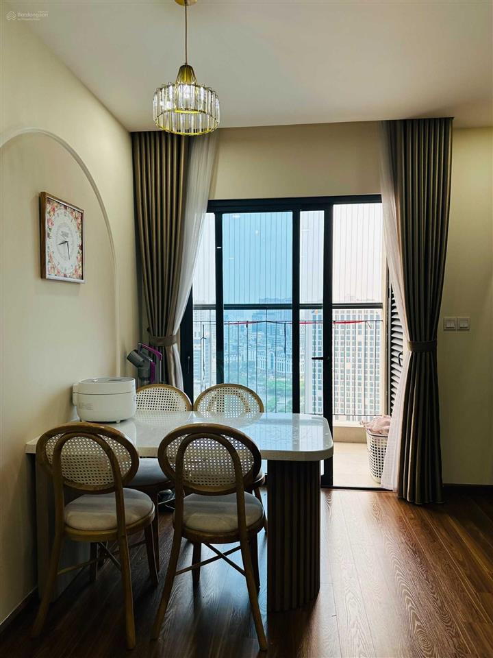 Chính chủ bán căn hộ 2 ngủ garden hill 99 trần bình, dt 66m2 4,5t sẵn sổ full nội thất