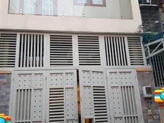 Nhà rẻ nhà đẹp huỳnh văn bánh pn 40m2 shr hẻm xe hơi, giá 1tỉ990