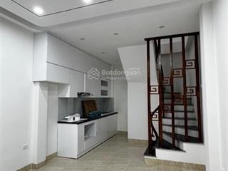 Bán nhà bồ đề dt30m2, 5tầng, giá 6,6tỷ, xây mới 100%, về ở ngay ỏ sướng.