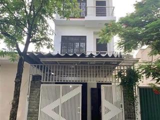 Cho thuê nhà 3 tầng mặt tiền Phan Văn Trường, Vỹ Dạ, TP Huế chỉ 11tr.tháng