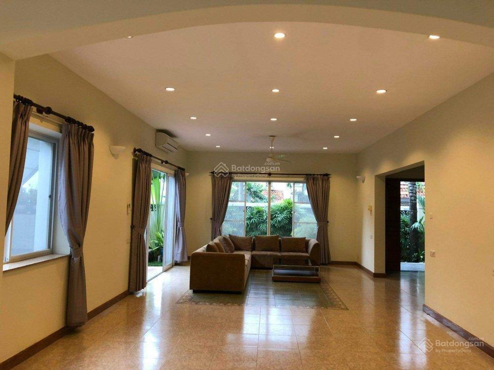 Biệt thự góc 2 mặt tiền quận 2  475m2  3 tầng có sân vườn, gara  hạ giá từ 105 tỷ còn 85 tỷ