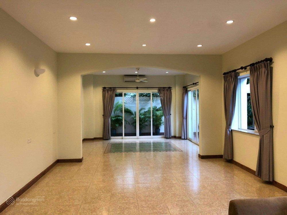 Biệt thự góc 2 mặt tiền quận 2  475m2  3 tầng có sân vườn, gara  hạ giá từ 105 tỷ còn 85 tỷ