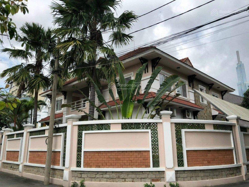 Biệt thự góc 2 mặt tiền quận 2  475m2  3 tầng có sân vườn, gara  hạ giá từ 105 tỷ còn 85 tỷ