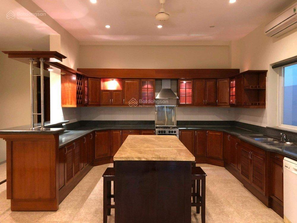 Biệt thự góc 2 mặt tiền quận 2  475m2  3 tầng có sân vườn, gara  hạ giá từ 105 tỷ còn 85 tỷ