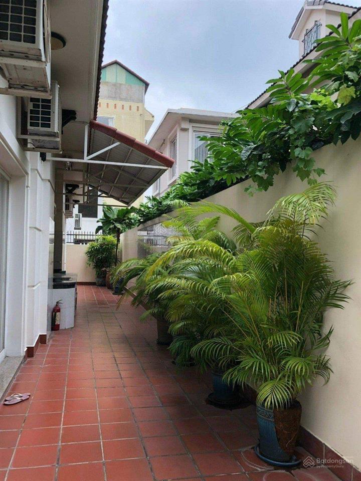 Biệt thự góc 2 mặt tiền quận 2  475m2  3 tầng có sân vườn, gara  hạ giá từ 105 tỷ còn 85 tỷ