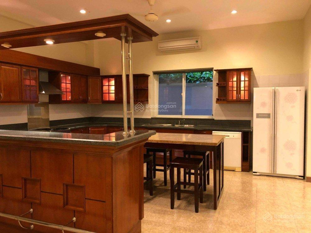 Biệt thự góc 2 mặt tiền quận 2  475m2  3 tầng có sân vườn, gara  hạ giá từ 105 tỷ còn 85 tỷ