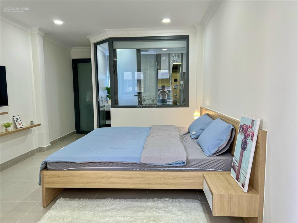 Cho thuê căn hộ có balcony, rộng 25m2, đường cmt8 q10