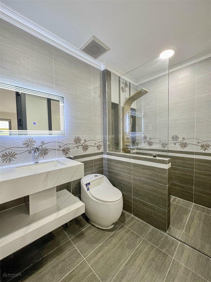 Cho thuê căn hộ có balcony, rộng 25m2, đường cmt8 q10