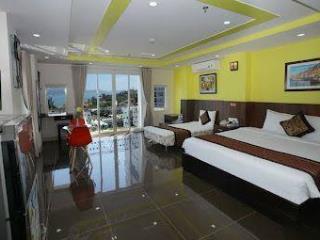 Bán khách sạn view biển Trần Phú, mặt đường Dã Tượng, Nha Trang. 12 tầng, 33 phòng, 39 tỷ - 0868674986