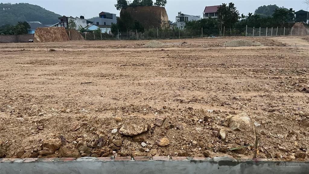 Bán cắt lỗ đất thổ cư 76m2 tại thị trấn hạ hòa, gần bệnh viện đa khoa. sổ hồng lâu dài. 0961 940 ***