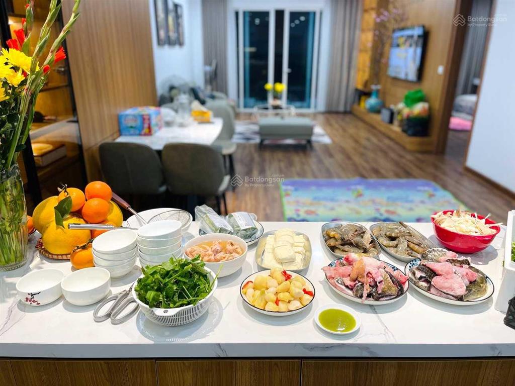 Chính chủ bán ch 2n2vs. dt 75m2 giá 7,8 tỷ. đc home city 177 trung kính, cầu giấy. full nội thất