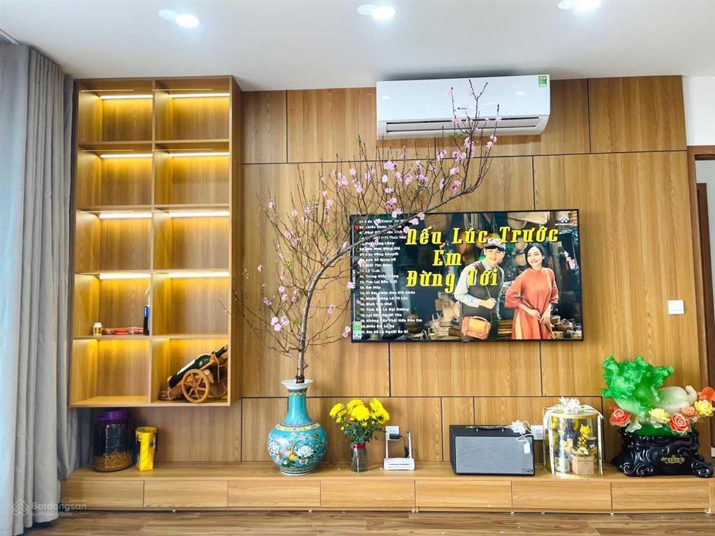 Chính chủ bán ch 2n2vs. dt 75m2 giá 7,8 tỷ. đc home city 177 trung kính, cầu giấy. full nội thất