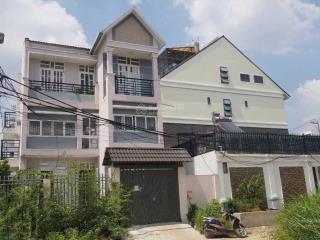 Cho thuê căn hộ mini trung tâm sg, khu an ninh, có sân vườn thoáng mát, giá chỉ 2tr/tháng