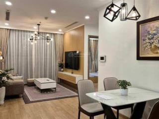 Cần bán căn hộ vĩnh hội q. 4, dt 68m2, tầng trung view đẹp, giá có bớt lộc, tặng nội thất