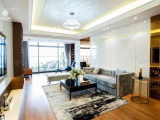 Em bán căn hộ chung cư discovery complex cầu giấy 138m , 3pn, full nội thất, giá tốt. 0815 489 ***