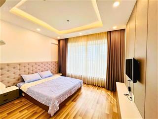 Nhà đẹp long lanh, ở liền ngay được. scenic valley , 3pn  2wc giá chỉ 1600$ vẫn còn thương lượng