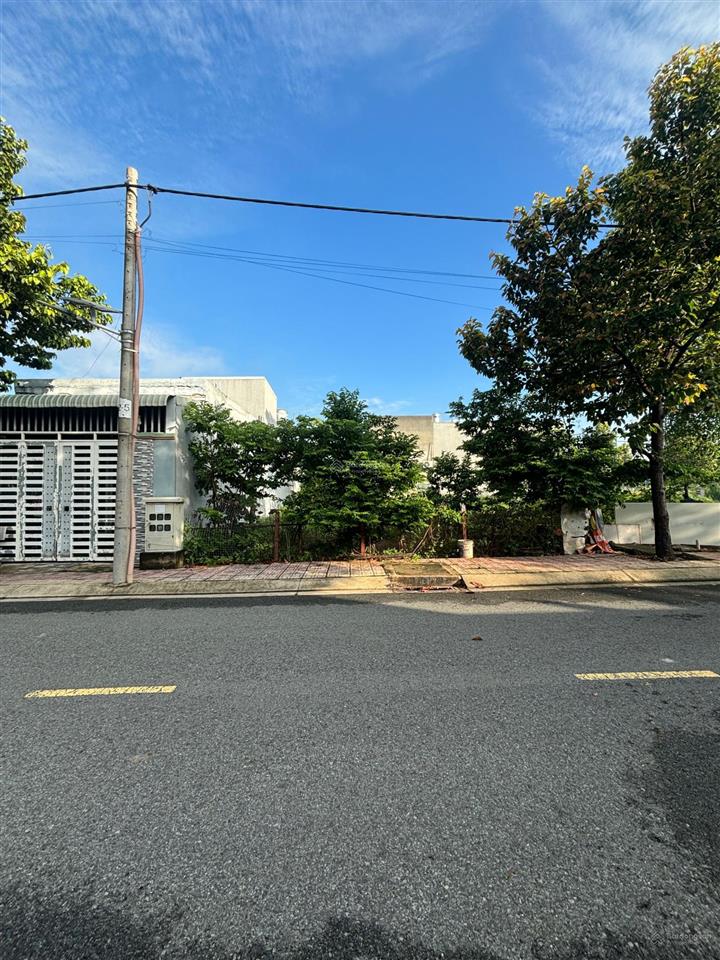 Bán đất mỹ phước 3 tp bến cát vị trí gần cổng chào và ql13 dân cư đông chỉ từ 1,3 ty dt 100  150m2