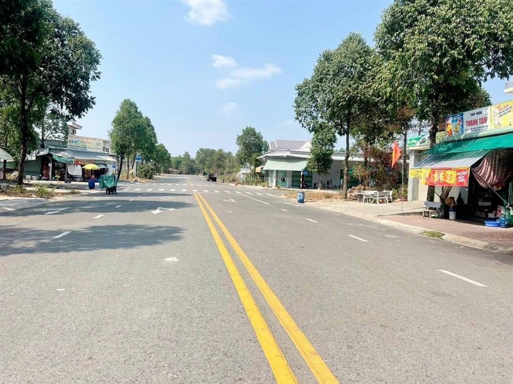 Bán đất mỹ phước 3 tp bến cát vị trí gần cổng chào và ql13 dân cư đông chỉ từ 1,3 ty dt 100  150m2