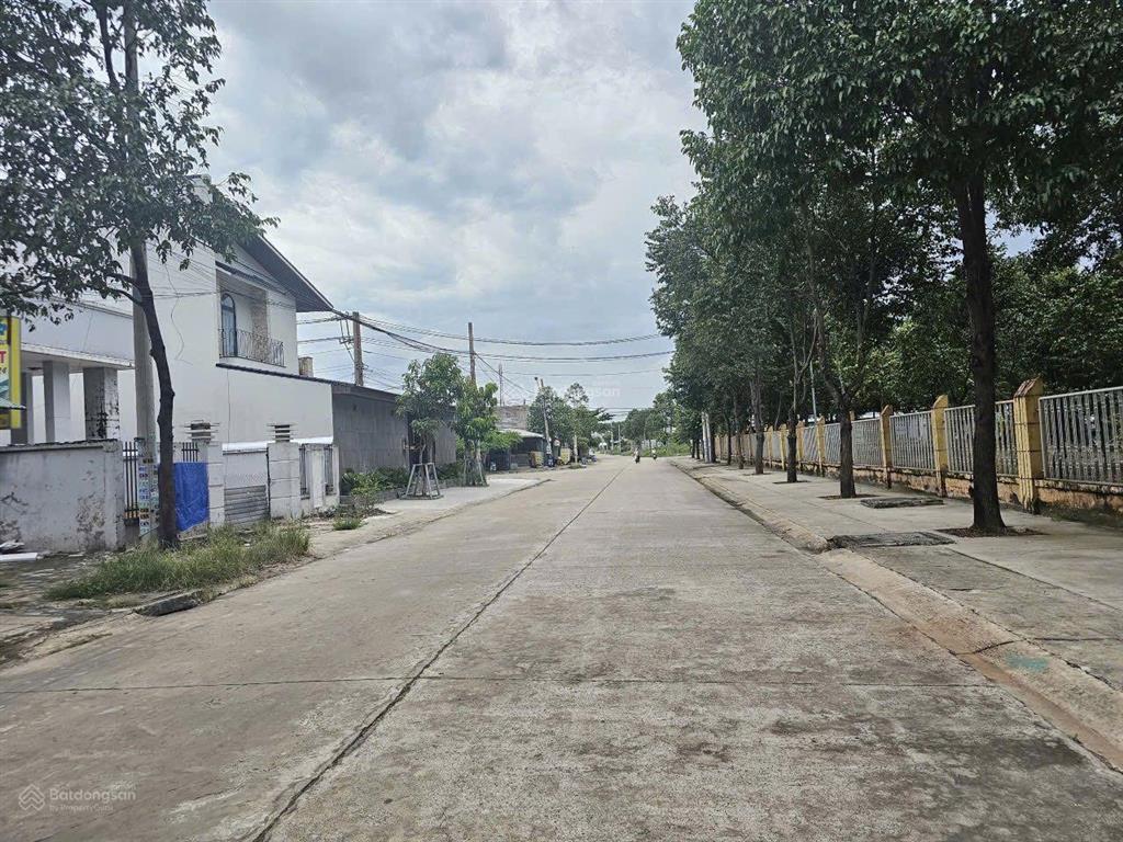 Bán đất mỹ phước 3 tp bến cát vị trí gần cổng chào và ql13 dân cư đông chỉ từ 1,3 ty dt 100  150m2